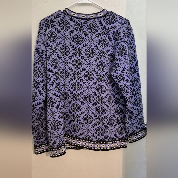 L.L. Bean Vintage Nordic Fair Isle Lavender and Black Cardigan SZ.XL - Picture 6 of 7